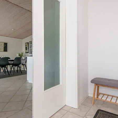 Holiday V Holiday home