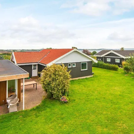 Holiday home Holiday V *